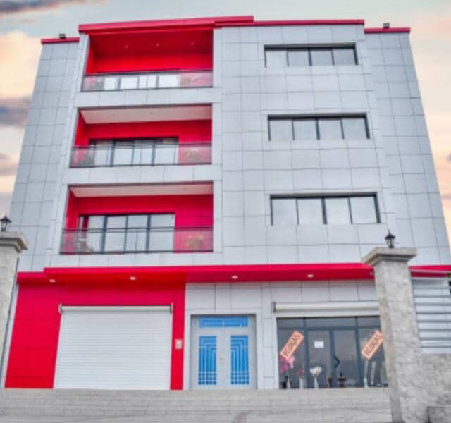 APARTAMENTOS EMIFLOR